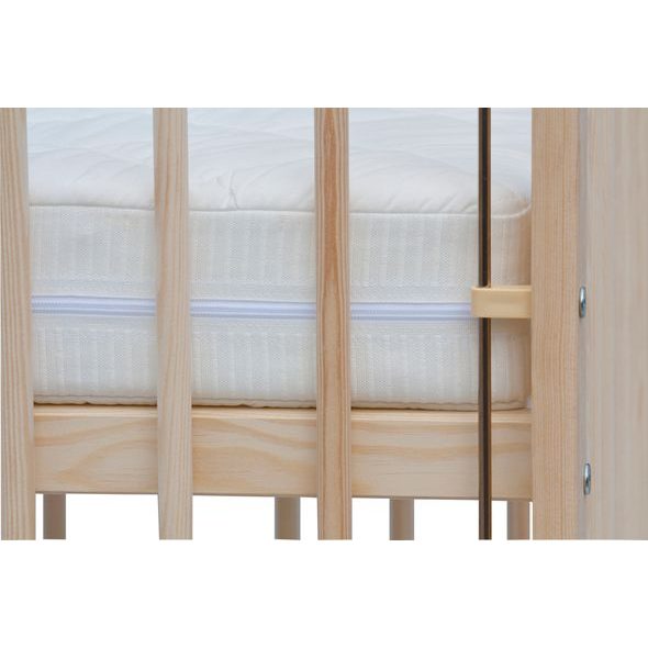 SCARLETT DĚTSKÁ POSTÝLKA SE STAHOVACÍM BOKEM ALENKA ECO (BOROVICE) PŘÍRODNÍ 120X60CM - DŘEVĚNÉ POSTÝLKY - SPINKÁNÍ