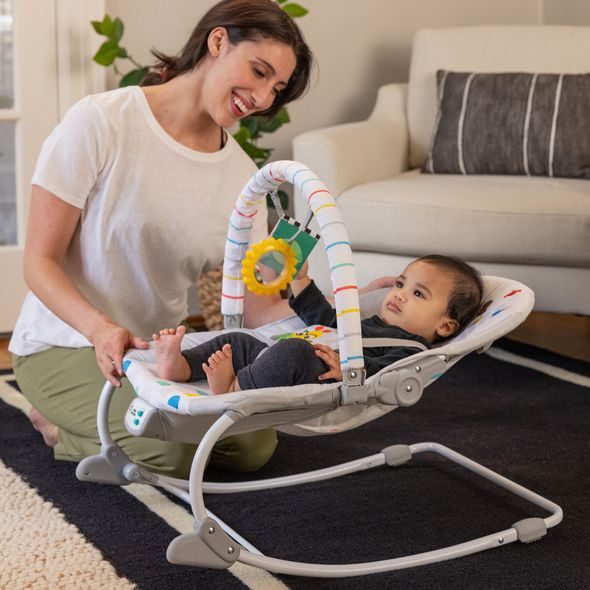 BABY EINSTEIN LEHÁTKO HUDEBNÍ VIBRUJÍCÍ DEAN'S DISCOVERY SPOT™ 0M+ DO 9KG - LEHÁTKA A HOUPADLA - SPINKÁNÍ