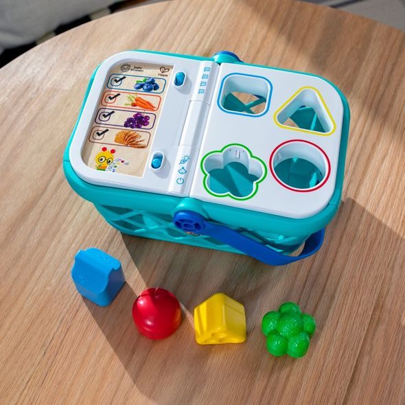 BABY EINSTEIN KOŠÍK NÁKUPNÍ MAGIC TOUCH HAPE 9M+ - OBCHOD - PRO DĚTI