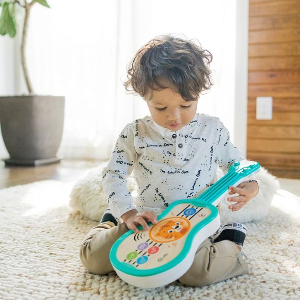 BABY EINSTEIN HRAČKA HUDEBNÍ DŘEVĚNÁ UKULELE MAGIC TOUCH HAPE 6M+ - HUDEBNÍ - PRO DĚTI
