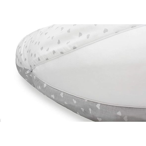 SCAMP MULTIFUNKČNÍ POLŠTÁŘ 230X130 (LITTLEHEARTWHITEGREY) - KOJÍCÍ POLŠTÁŘE - KRMENÍ