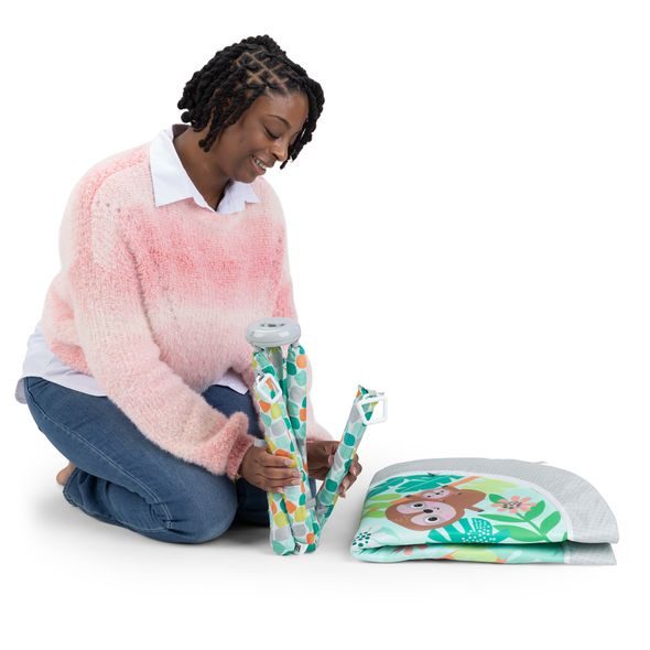 BRIGHT STARTS DEKA NA HRANÍ S AKTIVITAMI WILD RAINFOREST™ FOLDAWAY™ 0M+ - HRACÍ DEKY - PRO DĚTI