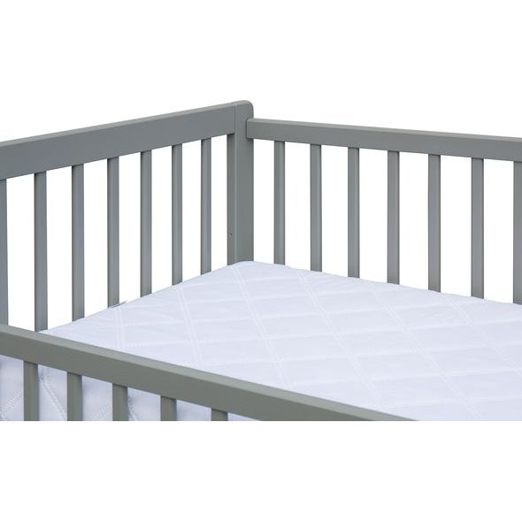 SCARLETT DĚTSKÁ POSTÝLKA - SCARLETT DOMINIK (BOROVICE), STAHOVACÍ BOČNICE - 120 X 60 CM - ŠEDÁ - DŘEVĚNÉ POSTÝLKY - SPINKÁNÍ