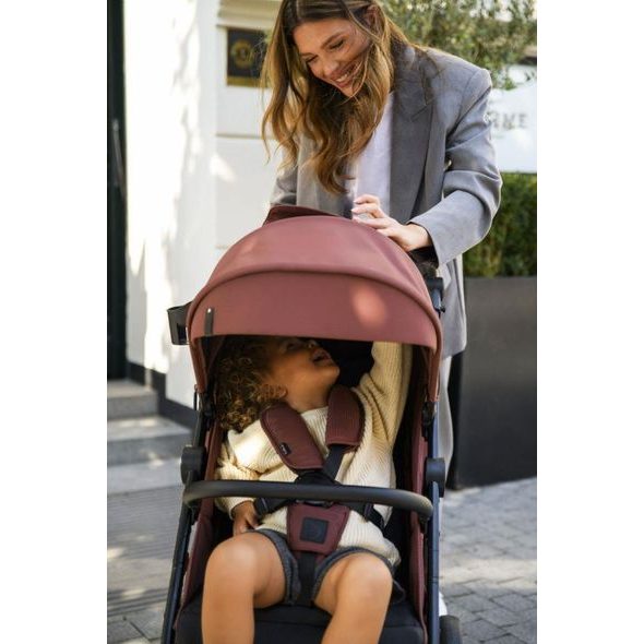 MOMI SPORTOVNÍ KOČÁREK MOMI CLARA ČERNÝ 2024 - SPORTOVNÍ KOČÁRKY - KOČÁRKY A PŘÍSLUŠENSTVÍ