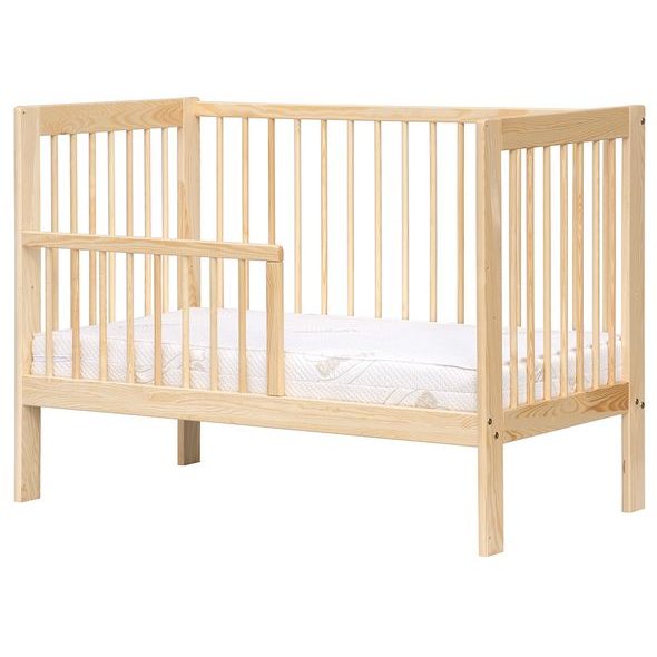 SCARLETT DĚTSKÁ POSTÝLKA SCARLETT KAMILA - ECO PŘÍRODNÍ (BOROVICE) - STAHOVACÍ + VÁLENDOVÁ BOČNICE - 120 X 60 CM - DŘEVĚNÉ POSTÝLKY - SPINKÁNÍ