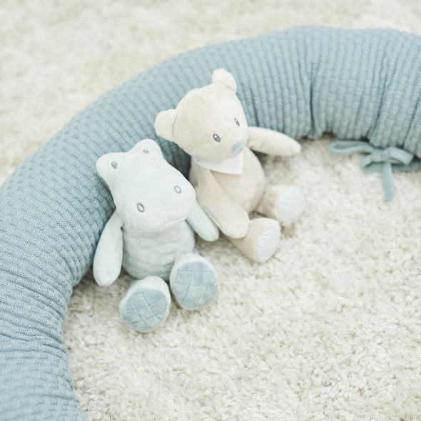 NATTOU KROKODÝL PLYŠOVÝ MINI ROMEO S CHRASTÍTKEM 20 CM ROMEO, JULES & SALLY - PLYŠOVÁ ZVÍŘATA - PRO DĚTI