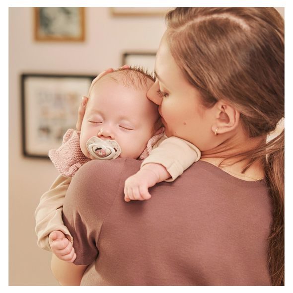 CANPOL BABIES SET SYMETRICKÝCH SILIKONOVÝCH DUDLÍKŮ 6-18M BONJOUR PARIS RŮŽOVÝ - ŠIDÍTKA A DOPLŇKY - KRMENÍ