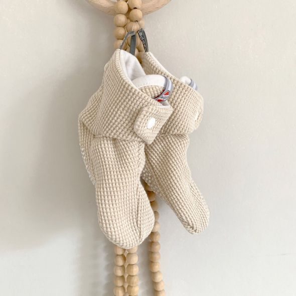 LODGER SLIPPER CIUMBELLE IVORY 0 - 3 MĚSÍCE - KOJENECKÉ CAPÁČKY - PRO DĚTI