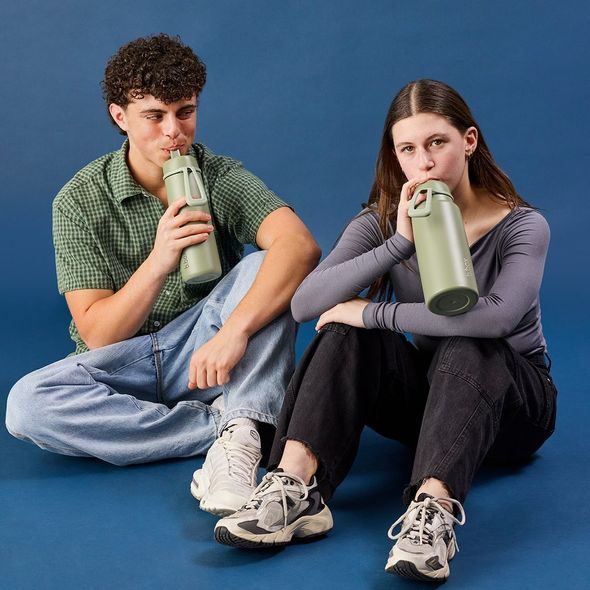 B.BOX NEREZOVÁ TERMOLAHEV S BRČKEM 690 ML - OLIVE - TERMOOBALY A TERMOSKY - KRMENÍ