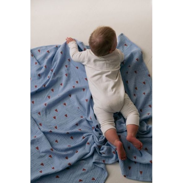 STUDIO NOOS SWADDLE ZAVINOVAČKA PRINT LARGE LIGHT BLUE HEARTS - ZAVINOVACÍ PLENY / OSUŠKY VELKÉ - PŘEBALOVÁNÍ