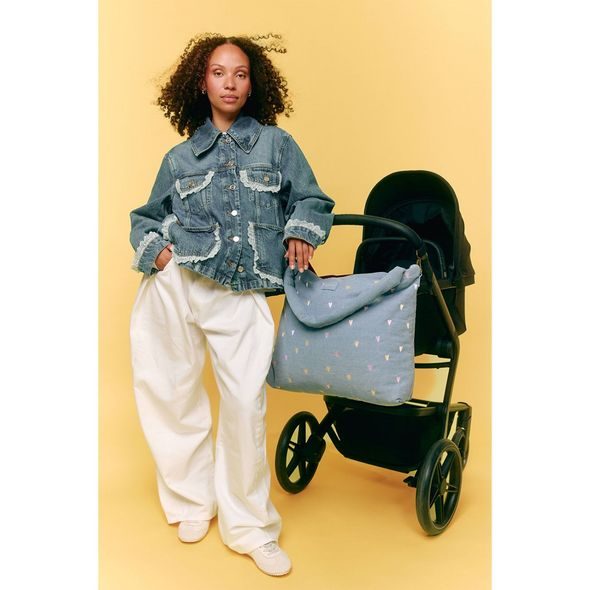 STUDIO NOOS DENIM DIAPER BAG - PŘEBALOVACÍ TAŠKA | HEARTS LIGHT BLUE HEARTS - PŘEBALOVACÍ TAŠKY - KOČÁRKY A PŘÍSLUŠENSTVÍ