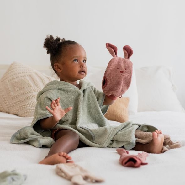 BIBS KANGAROO RUKAVICE NA KOUPÁNÍ Z BIO BAVLNY - ŽÍNKY A HOUBIČKY - KOUPÁNÍ A ZDRAVÍ