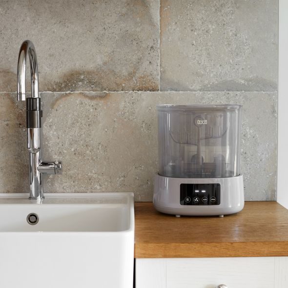 LOVI ELEKTRICKÝ STERILIZÁTOR SE SUŠIČKOU - STERILIZÁTORY - KRMENÍ