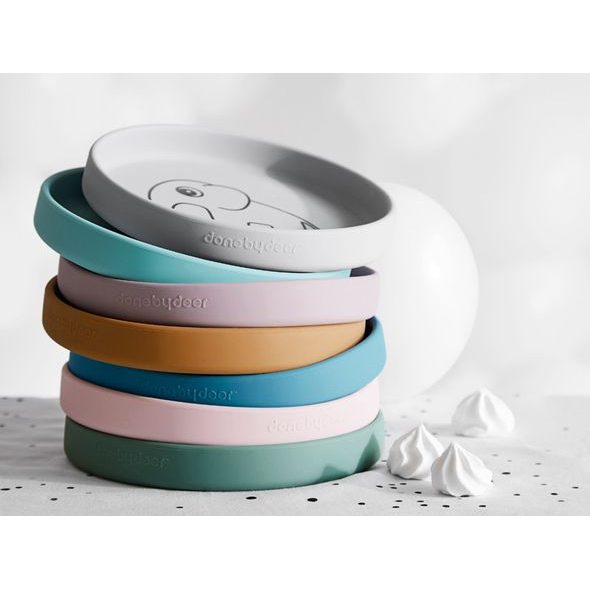 DONE BY DEER SILIKONOVÝ TALÍŘ KULATÝ - MISKY, TALÍŘKY A PODLOŽKY - KRMENÍ