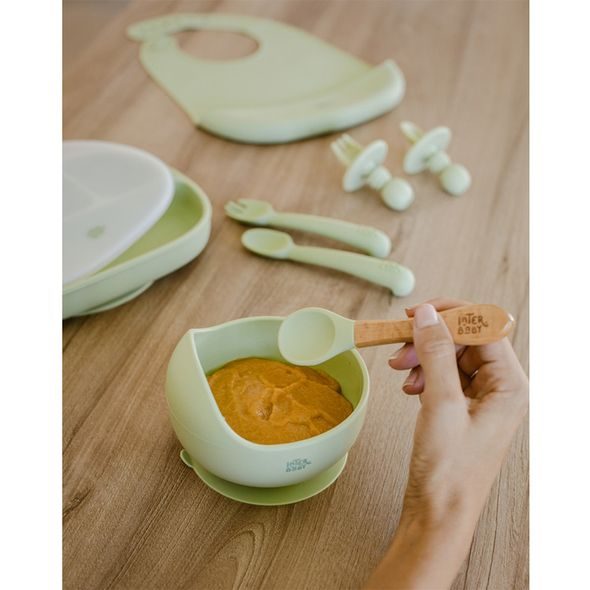 INTERBABY MISKA SILIKONOVÁ + LŽIČKA SILIKONOVÁ +4 M - OKROVÁ - MISKY, TALÍŘKY A PODLOŽKY - KRMENÍ
