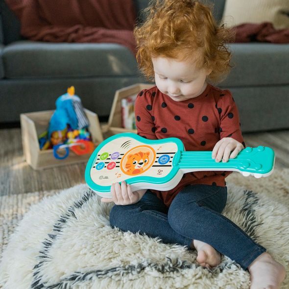 BABY EINSTEIN HRAČKA HUDEBNÍ DŘEVĚNÁ UKULELE MAGIC TOUCH HAPE 6M+ - HUDEBNÍ - PRO DĚTI