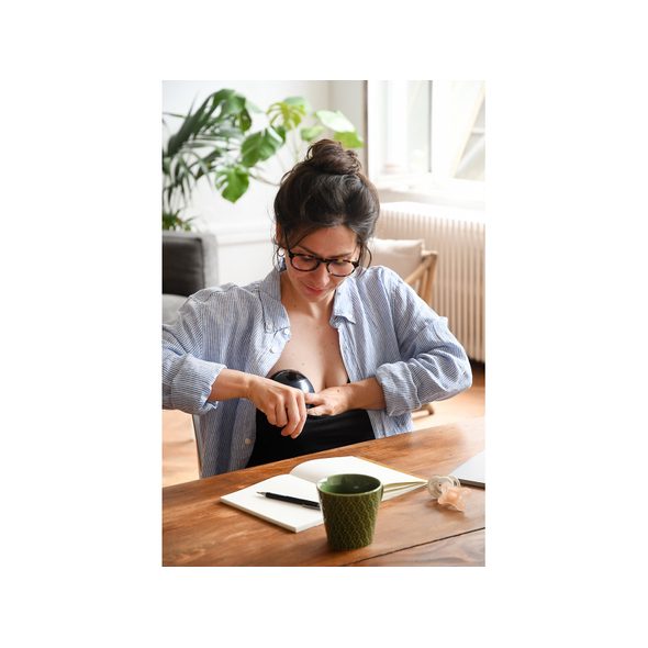 BEABA ODSÁVAČKA ELEKTRICKÁ HANDS-FREE NIGHT BLUE - ELEKTRONICKÉ CHŮVIČKY - SPINKÁNÍ