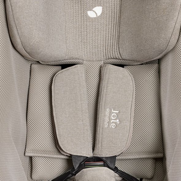 JOIE I-HARBOUR™ E SIGNATURE 2026 SANDSTONE + VLOŽKA - AUTOSEDAČKY 9-18KG - AUTOSEDAČKY A PŘÍSLUŠENSTVÍ