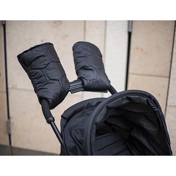 RUKAVICE NA KOČÁREK PINKIE BUBBLE BLACK - RUKÁVNÍKY NA KOČÁREK - KOČÁRKY A PŘÍSLUŠENSTVÍ