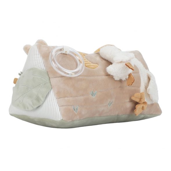 LITTLE DUTCH POLŠTÁŘEK TROJHRANNÝ S AKTIVITAMI NEWBORN NATURALS - FARMA - PRO DĚTI