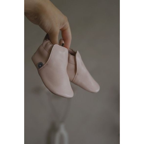 LODGER KOŽENÉ CAPÁČKY POWDER 9 - 12 MĚSÍCŮ - KOJENECKÉ CAPÁČKY - PRO DĚTI