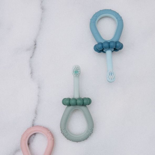 SUAVINEX DĚTSKÝ KARTÁČEK NA ZOUBKY BABY 0-2 LET - ZUBNÍ KARTÁČKY A PASTY - KOUPÁNÍ A ZDRAVÍ