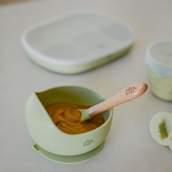INTERBABY MISKA SILIKONOVÁ + LŽIČKA SILIKONOVÁ +4 M - ZELENÁ - MISKY, TALÍŘKY A PODLOŽKY - KRMENÍ