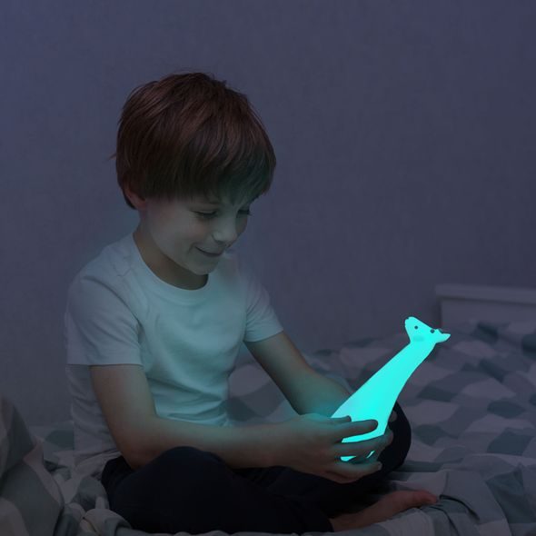 ZAZU ŽIRAFA GINA ŠEDÁ - SVÍTILNA S NOČNÍM SVĚTLEM - NOČNÍ SVĚTLA - SPINKÁNÍ