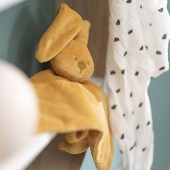 NATTOU MAZLÍČEK LAPIDOU OCHER 28 X 28 CM - USÍNÁČCI MAZLÍCÍ - PRO DĚTI