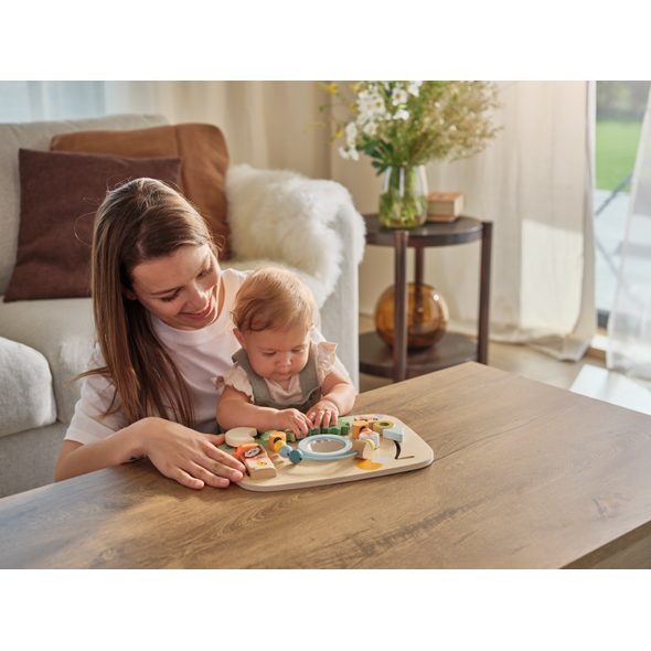 TINY LOVE PULT S AKTIVITAMI DŘEVĚNÝ FARMERS FUNDAY - DŘEVĚNÉ HRAČKY - PRO DĚTI