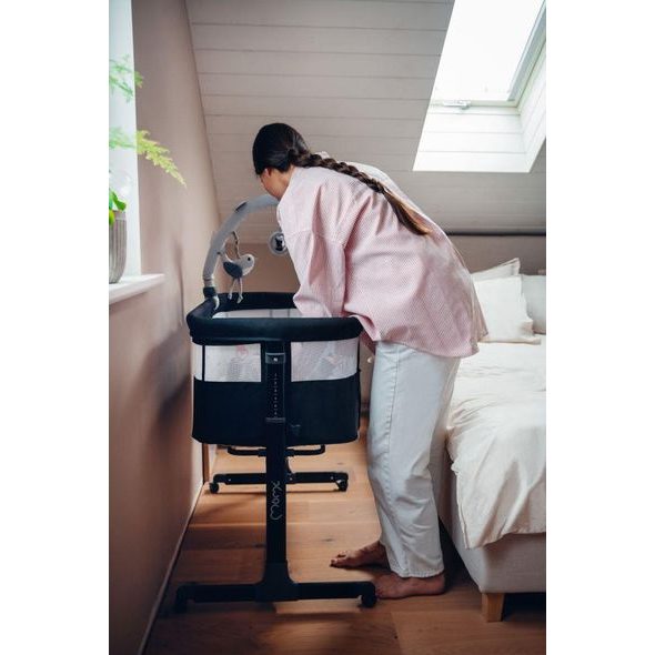 MOMI POSTÝLKA REVO SVĚTLE ŠEDÁ - KOŠÍKY A KOLÉBKY - SPINKÁNÍ