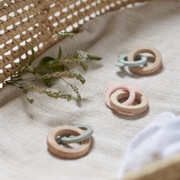 LÄSSIG TEETHER RING 2IN1 WOOD/SILIKONE LITTLE CHUMS CAT - KOUSÁTKA - PRO DĚTI