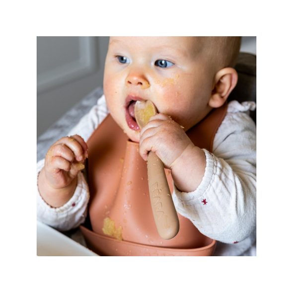 BEABA PRVNÍ LŽIČKY SILIKONOVÉ 2 KS S POUZDREM CLAY PRALINE - LŽIČKY A PŘÍBORY - KRMENÍ