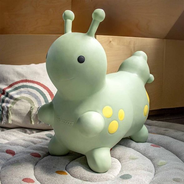 KINDSGUT SKÁKACÍ ZVÍŘÁTKO HOUSENKA - HOPSADLA - PRO DĚTI