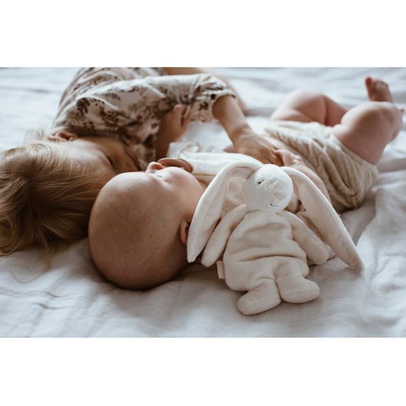 MOONIE USÍNÁČEK ZAJÍČEK 2.0 CREAM - USÍNÁČCI ŠUMÍCÍ / S TLUKOTEM - PRO DĚTI