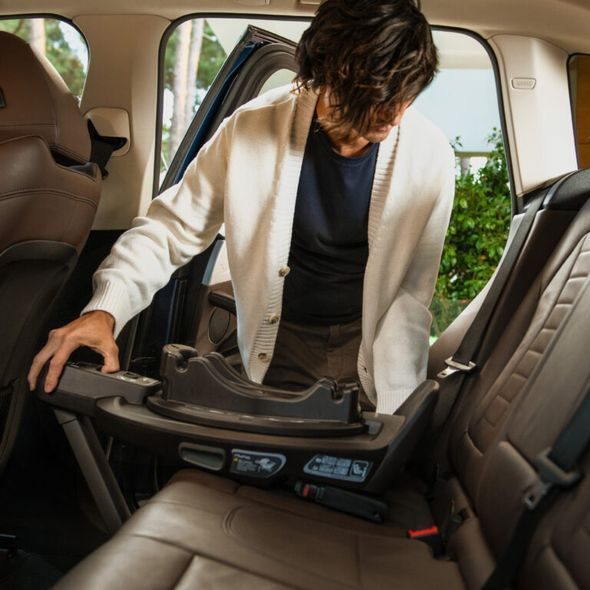 NUNA BASE™ CURV - BÁZE A ISOFIX BÁZE - AUTOSEDAČKY A PŘÍSLUŠENSTVÍ