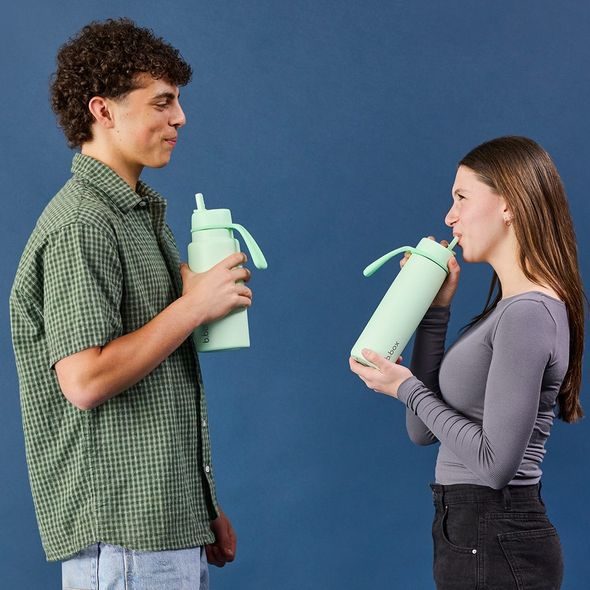 B.BOX NEREZOVÁ TERMOLAHEV S BRČKEM 690 ML - SPEARMINT - TERMOOBALY A TERMOSKY - KRMENÍ