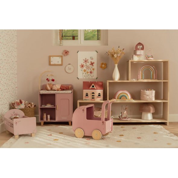 LITTLE DUTCH KOČÁREK PRO PANENKY DŘEVĚNÝ S PEŘINKOU PINK - LITTLE DUTCH - PRO DĚTI