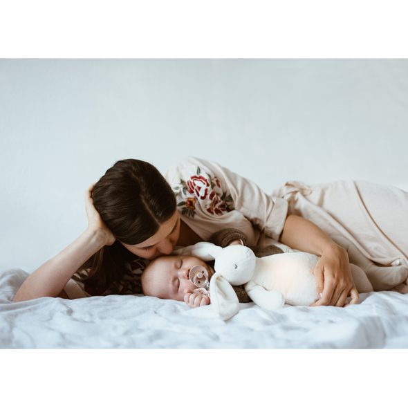 MOONIE USÍNÁČEK ZAJÍČEK 2.0 ORGANIC ROSE - USÍNÁČCI ŠUMÍCÍ / S TLUKOTEM - PRO DĚTI