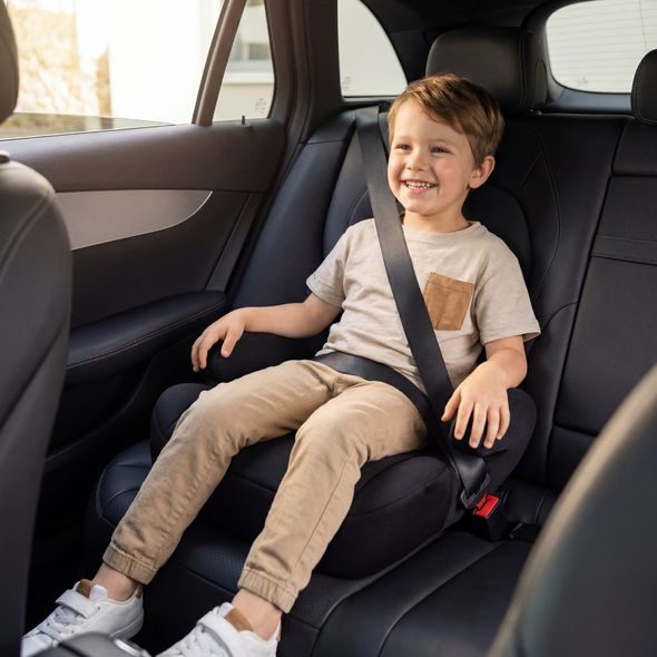 FILLIKID PODSEDÁK FLOW FIX ISOFIX BLACK - AUTOSEDAČKY 15-36KG - AUTOSEDAČKY A PŘÍSLUŠENSTVÍ