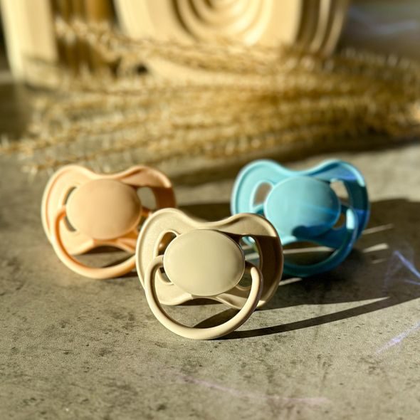 CANPOL BABIES DUDLÍK KAUČUKOVÝ TŘEŠINKA NUDE 0-6M 1KS KRÉMOVÝ - ŠIDÍTKA A DOPLŇKY - KRMENÍ