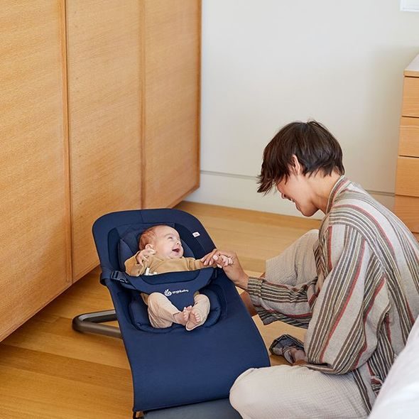 ERGOBABY EVOLVE LEHÁTKO - LIGHT GREY - LEHÁTKA A HOUPADLA - SPINKÁNÍ