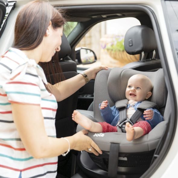 JOIE I-SPIN 360™ THUNDER - AUTOSEDAČKY 0-36KG - AUTOSEDAČKY A PŘÍSLUŠENSTVÍ