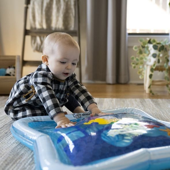 BABY EINSTEIN PODLOŽKA VODNÍ OPUS'S OCEAN OF DISCOVERY™ 58X58 CM 0M+ - HRA NA BŘÍŠKU - PRO DĚTI