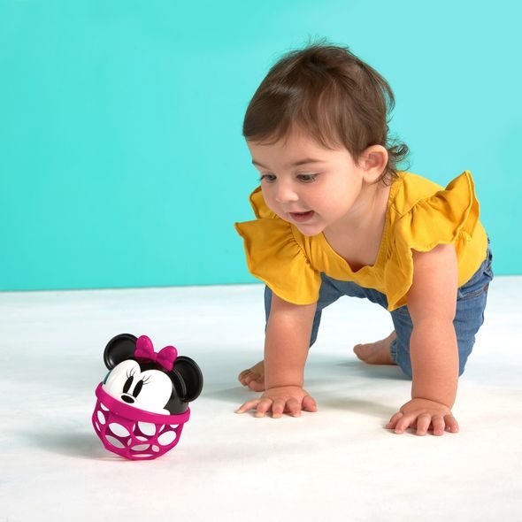 OBALL HRAČKA OBALL RATTLE DISNEY BABY MINNIE, 0M + - CHRASTÍTKA - PRO DĚTI