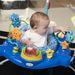 BABY EINSTEIN SKÁKADLO NEPTUNE’S OCEAN DISCOVERY™ 6M+ DO 11KG - VOZÍTKA A ODRÁŽEDLA - PRO DĚTI