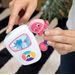 BABY EINSTEIN HRAČKA HUDEBNÍ MULTISENZORICKÁ TUNES JAMMIN JANET™, 3M+ - SENZORICKÉ HRAČKY - PRO DĚTI
