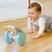 BABY EINSTEIN HRAČKA HUDEBNÍ INTERAKTIVNÍ CHASE & TAP EARL™ 6M+ - MOTORICKÉ A HUDEBNÍ - PRO DĚTI