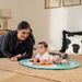 BABY EINSTEIN DEKA NA HRANÍ PRO ROZVOJ MOTORIKY A SMYSLŮ HAPPY HARVEST™ TOUCH & FEEL, 0M+ - HRACÍ DEKY - PRO DĚTI