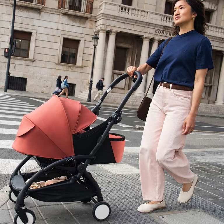 Stokke YOYO⁵ - odpružení všech čtyř kol pro hladkou jízdu na městském povrchu